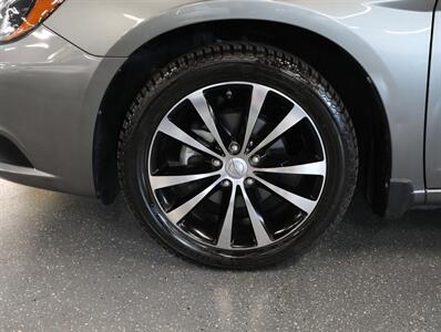 2011 Chrysler 200 S - Photo 44 - Addison, IL 60101