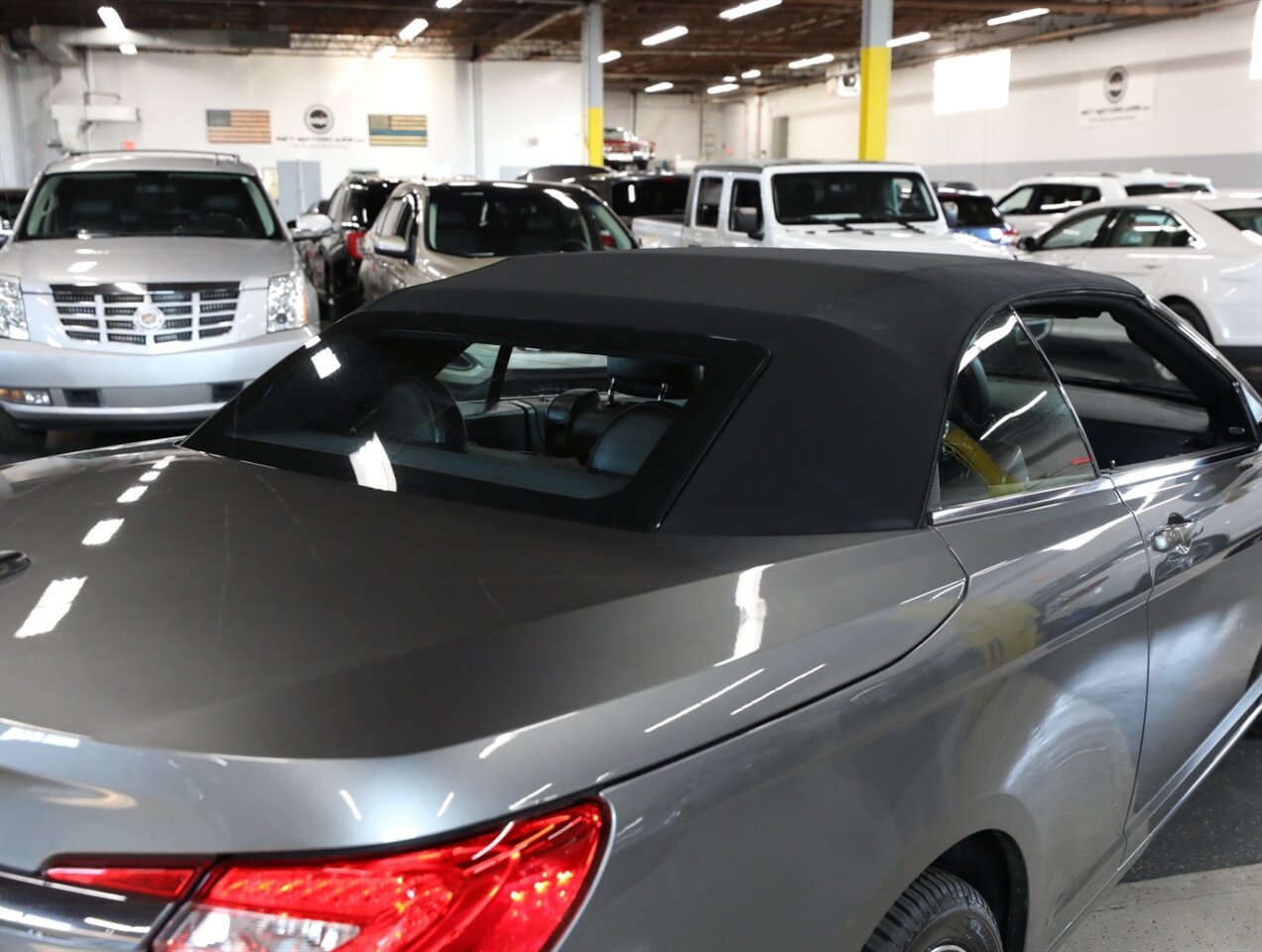 2011 Chrysler 200 S - Photo 40 - Addison, IL 60101