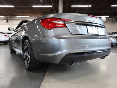 2011 Chrysler 200 S - Photo 12 - Addison, IL 60101