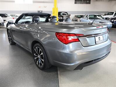 2011 Chrysler 200 S - Photo 13 - Addison, IL 60101