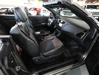 2011 Chrysler 200 S - Photo 18 - Addison, IL 60101