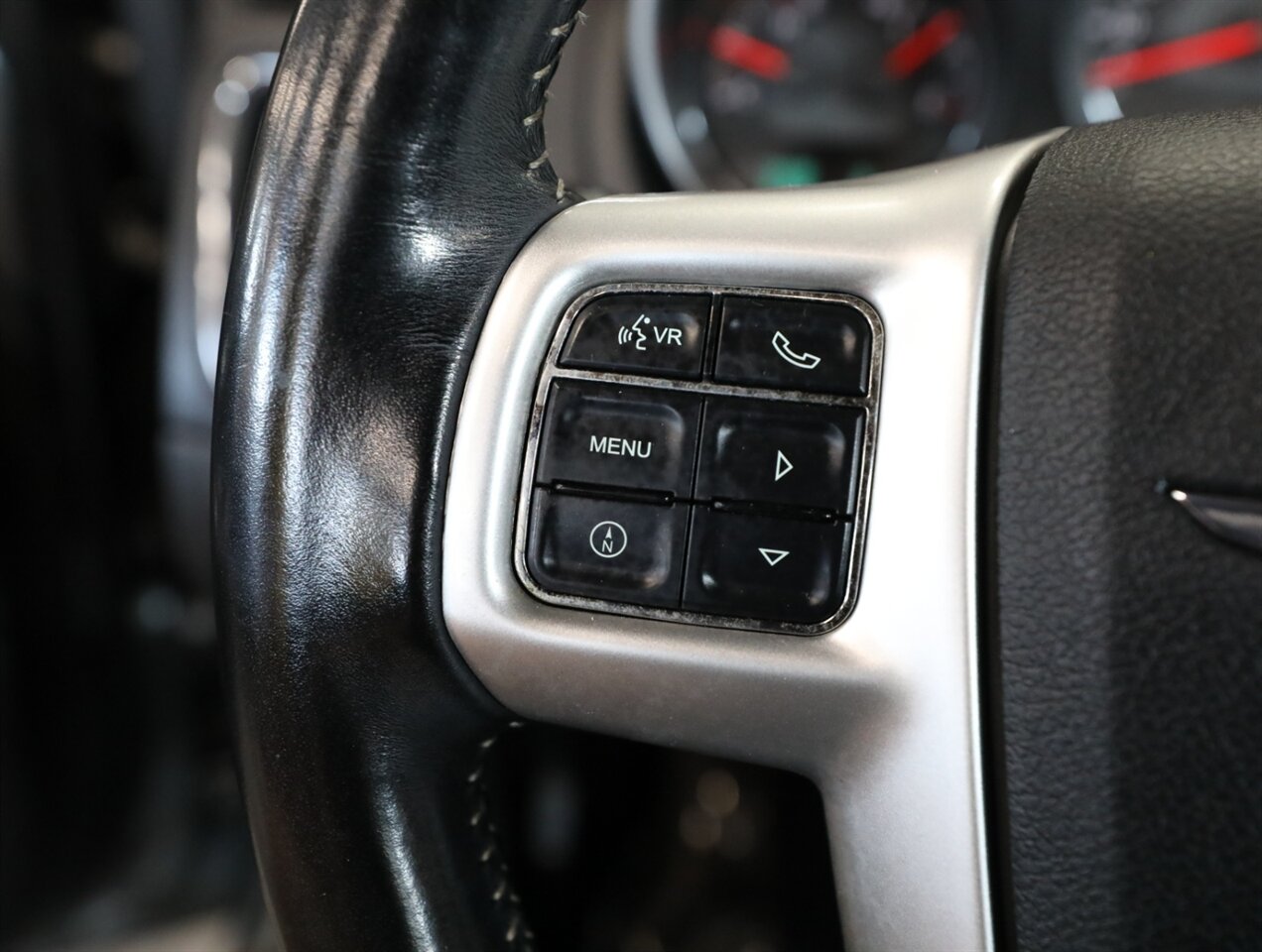 2011 Chrysler 200 S - Photo 33 - Addison, IL 60101