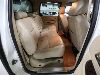 2012 Cadillac Escalade EXT Luxury   - Photo 21 - Addison, IL 60101