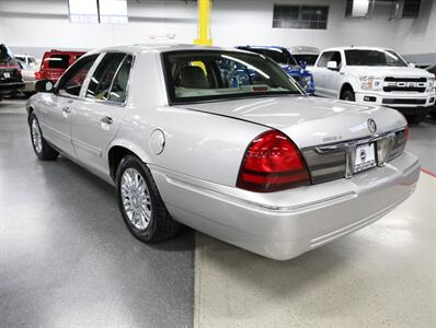 2011 Mercury Grand Marquis LS   - Photo 12 - Addison, IL 60101