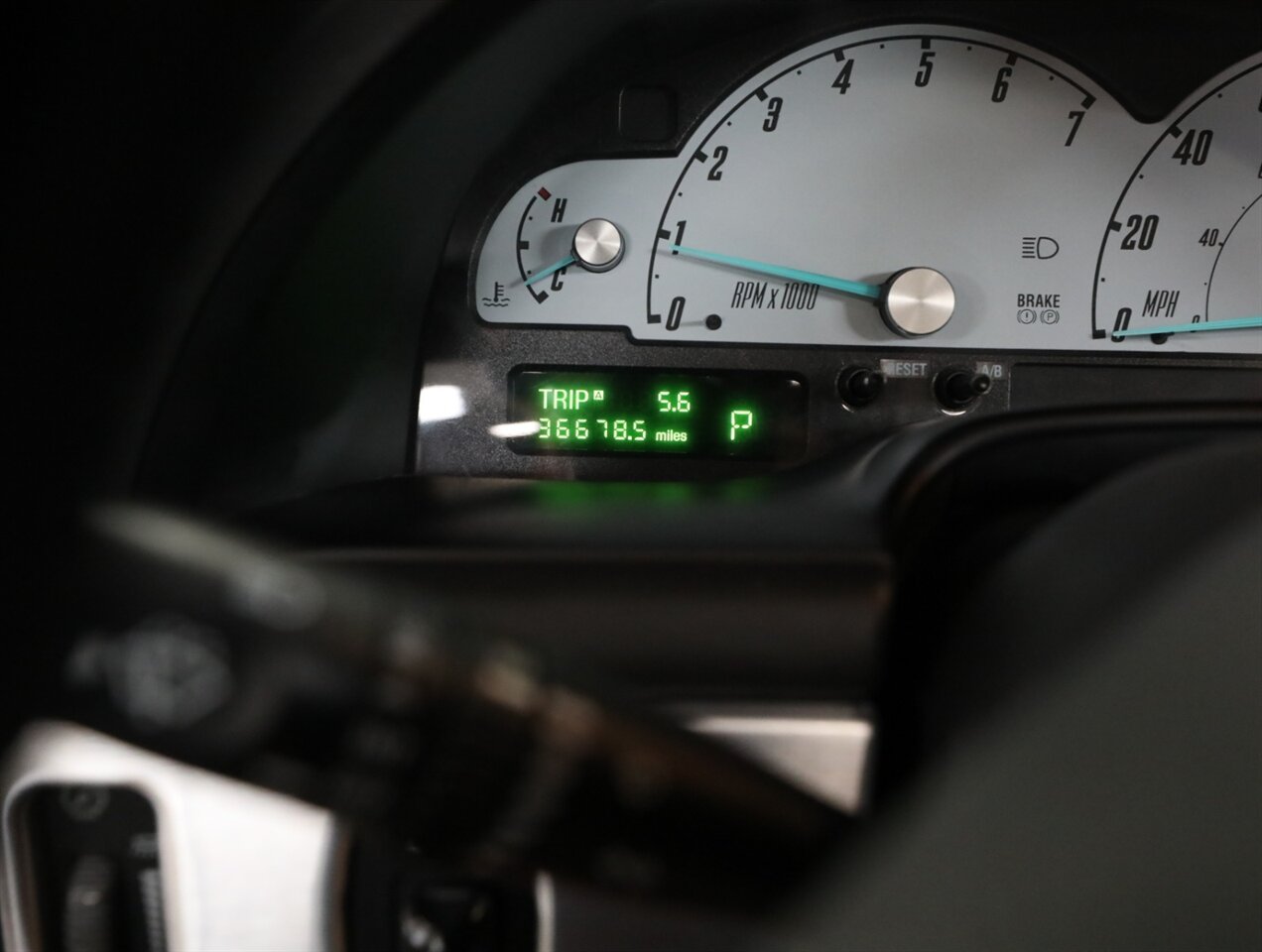 2002 Ford Thunderbird Deluxe - Photo 29 - Addison, IL 60101