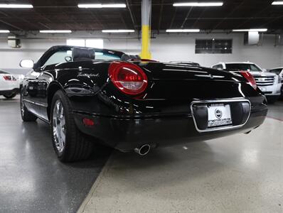 2002 Ford Thunderbird Deluxe - Photo 12 - Addison, IL 60101