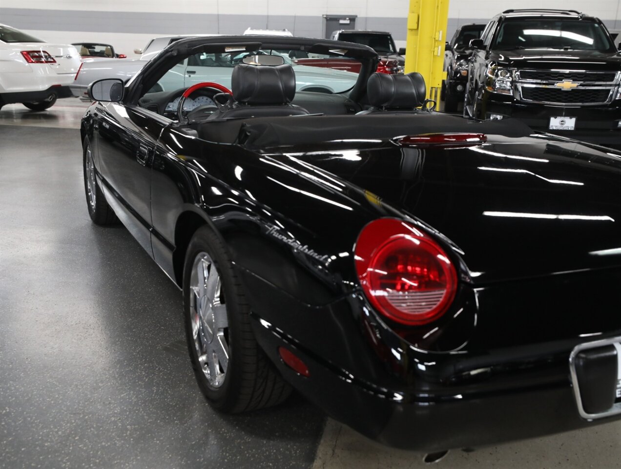 2002 Ford Thunderbird Deluxe - Photo 14 - Addison, IL 60101