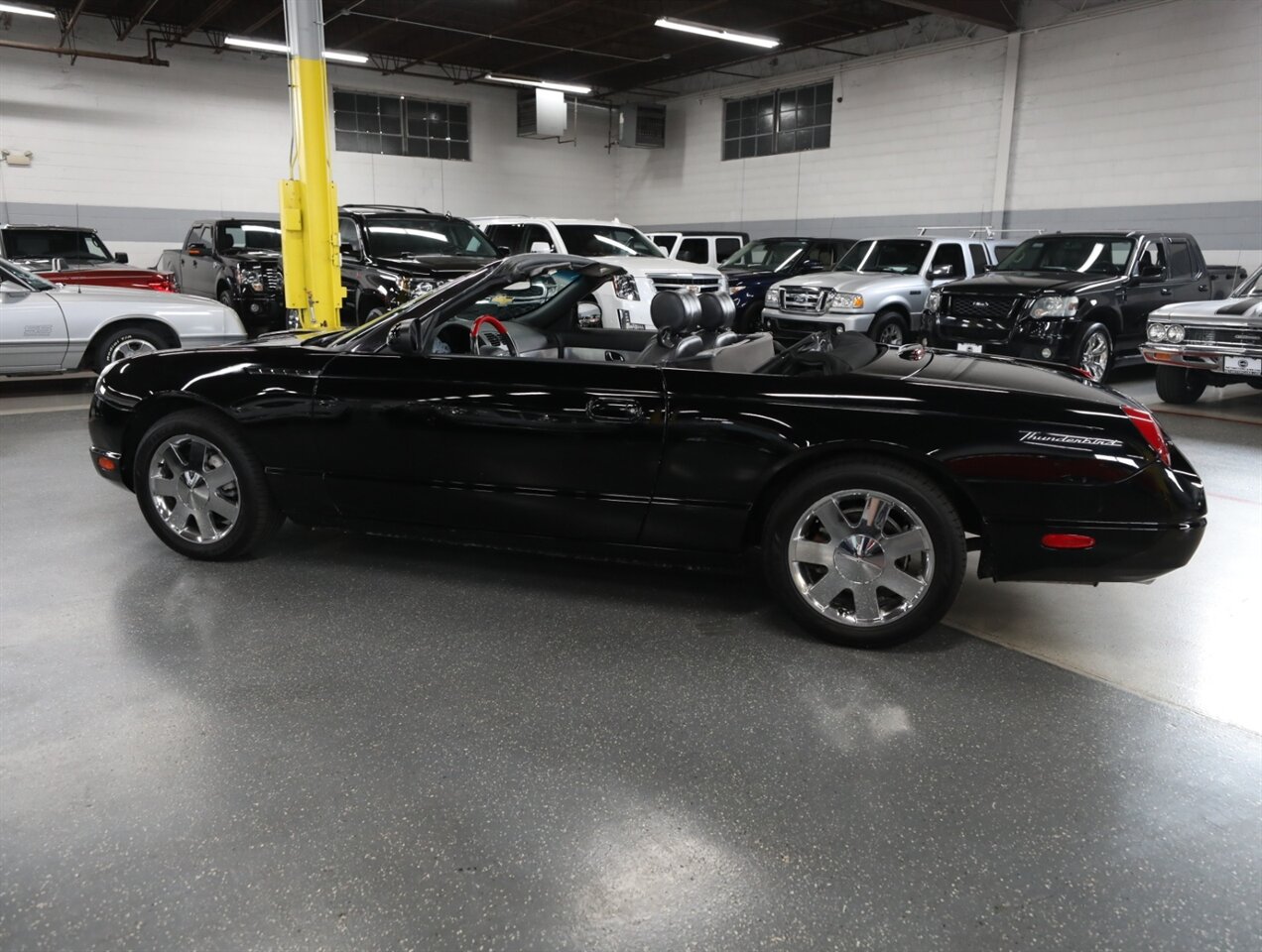 2002 Ford Thunderbird Deluxe - Photo 15 - Addison, IL 60101