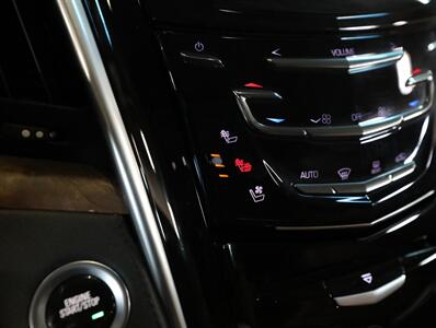 2019 Cadillac Escalade ESV Premium Luxury 4WD   - Photo 41 - Addison, IL 60101