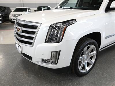 2019 Cadillac Escalade ESV Premium Luxury 4WD   - Photo 3 - Addison, IL 60101