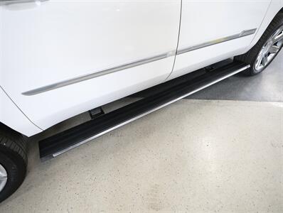 2019 Cadillac Escalade ESV Premium Luxury 4WD   - Photo 15 - Addison, IL 60101