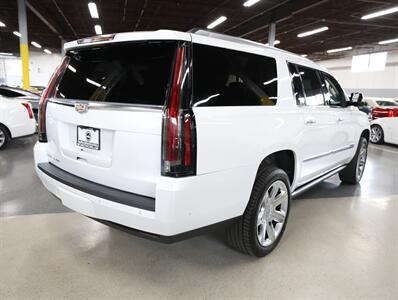 2019 Cadillac Escalade ESV Premium Luxury 4WD   - Photo 9 - Addison, IL 60101