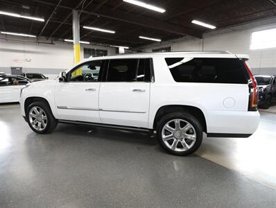 2019 Cadillac Escalade ESV Premium Luxury 4WD   - Photo 14 - Addison, IL 60101