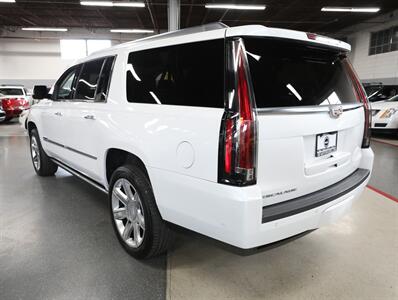 2019 Cadillac Escalade ESV Premium Luxury 4WD   - Photo 12 - Addison, IL 60101