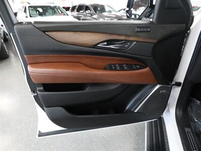 2019 Cadillac Escalade ESV Premium Luxury 4WD   - Photo 33 - Addison, IL 60101