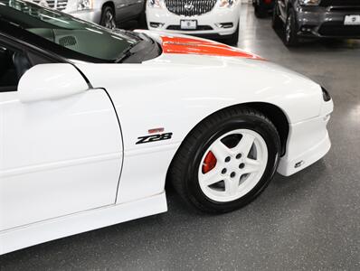 1997 Chevrolet Camaro Z28   - Photo 10 - Addison, IL 60101
