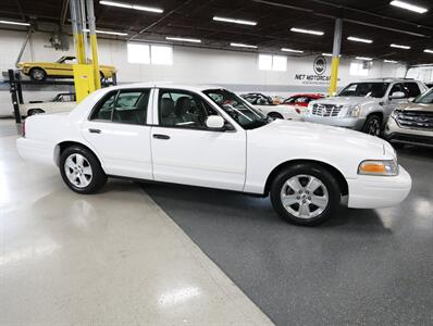 2011 Ford Crown Victoria LX   - Photo 8 - Addison, IL 60101