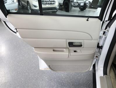 2011 Ford Crown Victoria LX   - Photo 22 - Addison, IL 60101