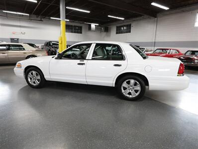 2011 Ford Crown Victoria LX   - Photo 14 - Addison, IL 60101