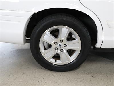 2011 Ford Crown Victoria LX   - Photo 36 - Addison, IL 60101