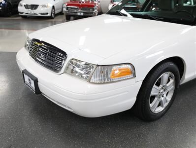 2011 Ford Crown Victoria LX   - Photo 3 - Addison, IL 60101