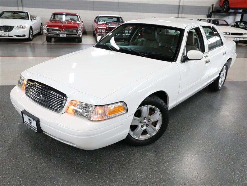 2011 Ford Crown Victoria LX  