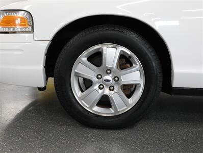 2011 Ford Crown Victoria LX   - Photo 34 - Addison, IL 60101