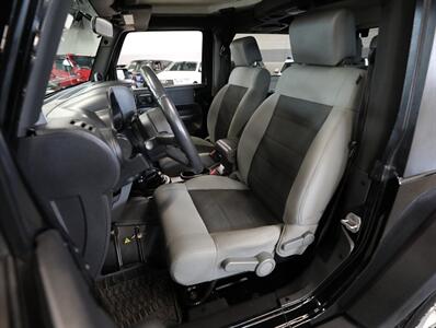 2010 Jeep Wrangler Sport 4X4   - Photo 23 - Addison, IL 60101