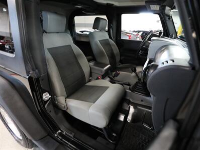 2010 Jeep Wrangler Sport 4X4   - Photo 17 - Addison, IL 60101