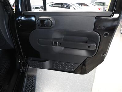 2010 Jeep Wrangler Sport 4X4   - Photo 15 - Addison, IL 60101
