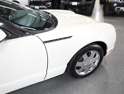 2002 Ford Thunderbird Deluxe   - Photo 8 - Addison, IL 60101