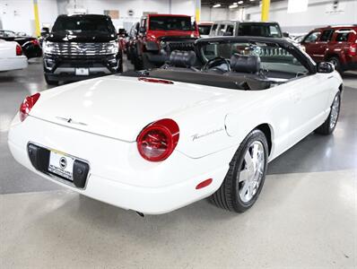 2002 Ford Thunderbird Deluxe   - Photo 10 - Addison, IL 60101