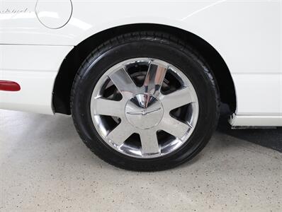 2002 Ford Thunderbird Deluxe   - Photo 45 - Addison, IL 60101