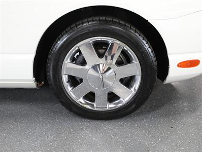 2002 Ford Thunderbird Deluxe   - Photo 44 - Addison, IL 60101