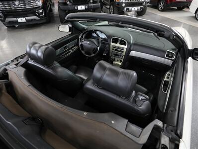 2002 Ford Thunderbird Deluxe   - Photo 18 - Addison, IL 60101