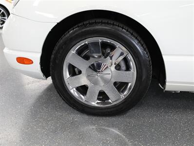 2002 Ford Thunderbird Deluxe   - Photo 43 - Addison, IL 60101