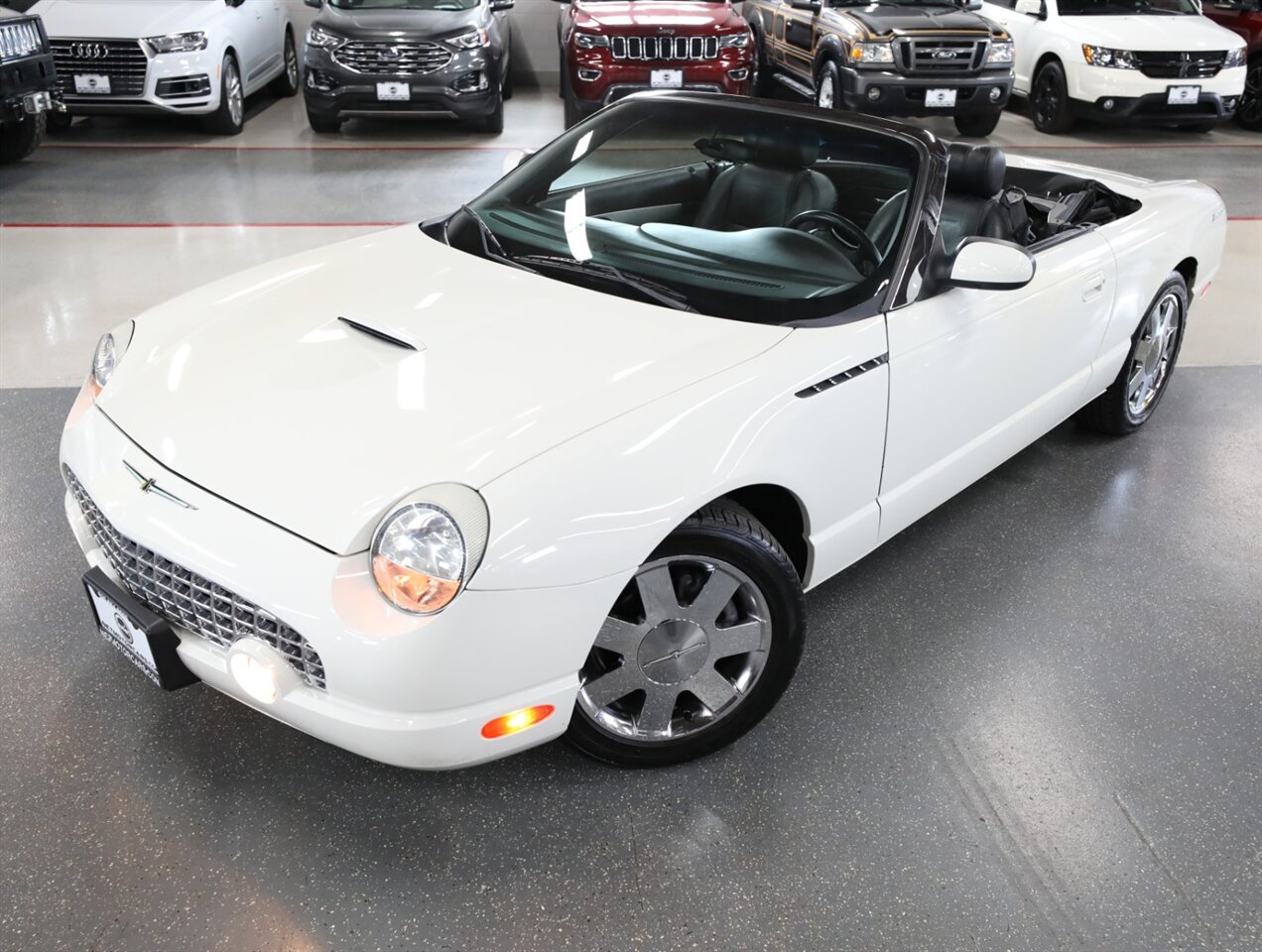 2002 Ford Thunderbird Deluxe - Photo 2 - Addison, IL 60101