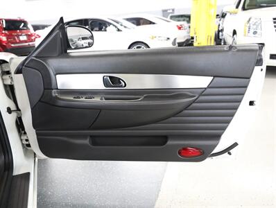 2002 Ford Thunderbird Deluxe   - Photo 19 - Addison, IL 60101