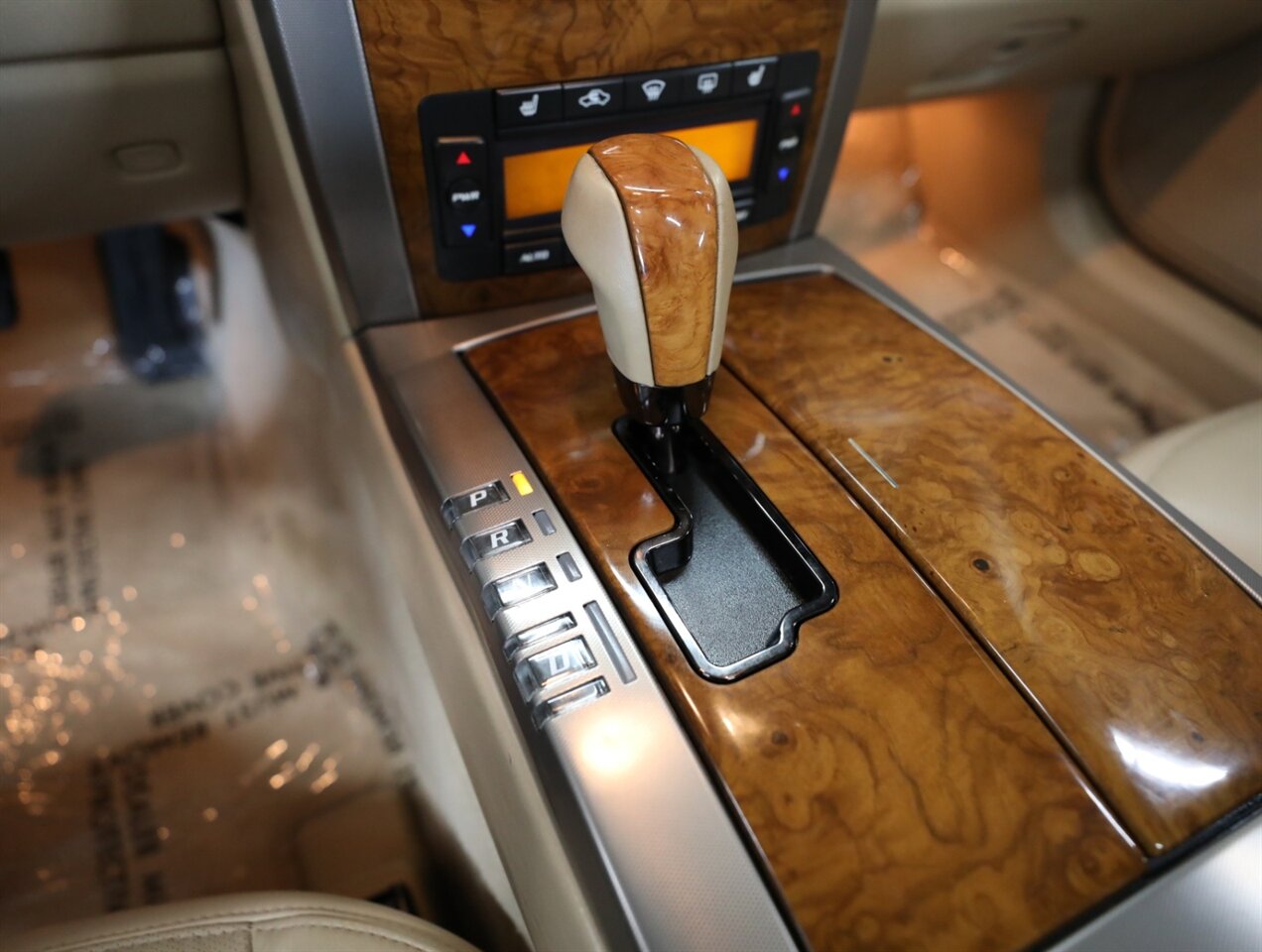 2008 Cadillac XLR Platinum Edition - Photo 28 - Addison, IL 60101