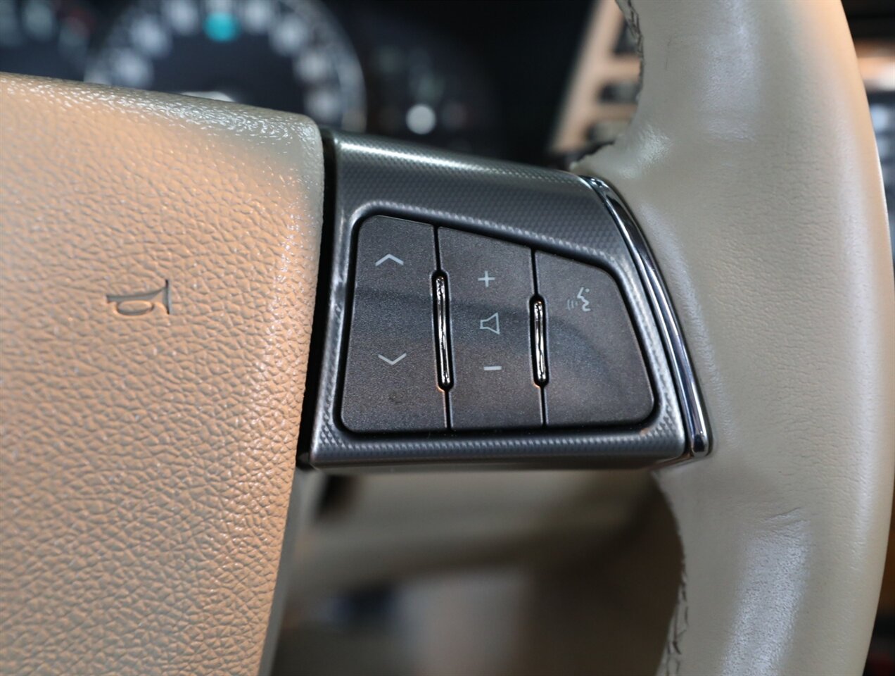2008 Cadillac XLR Platinum Edition - Photo 33 - Addison, IL 60101