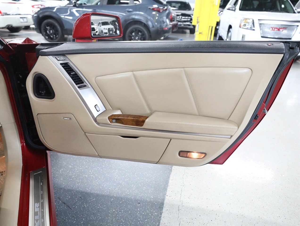 2008 Cadillac XLR Platinum Edition - Photo 18 - Addison, IL 60101