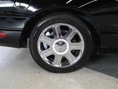 2004 Ford Thunderbird Deluxe - Photo 45 - Addison, IL 60101