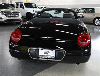 2004 Ford Thunderbird Deluxe - Photo 13 - Addison, IL 60101