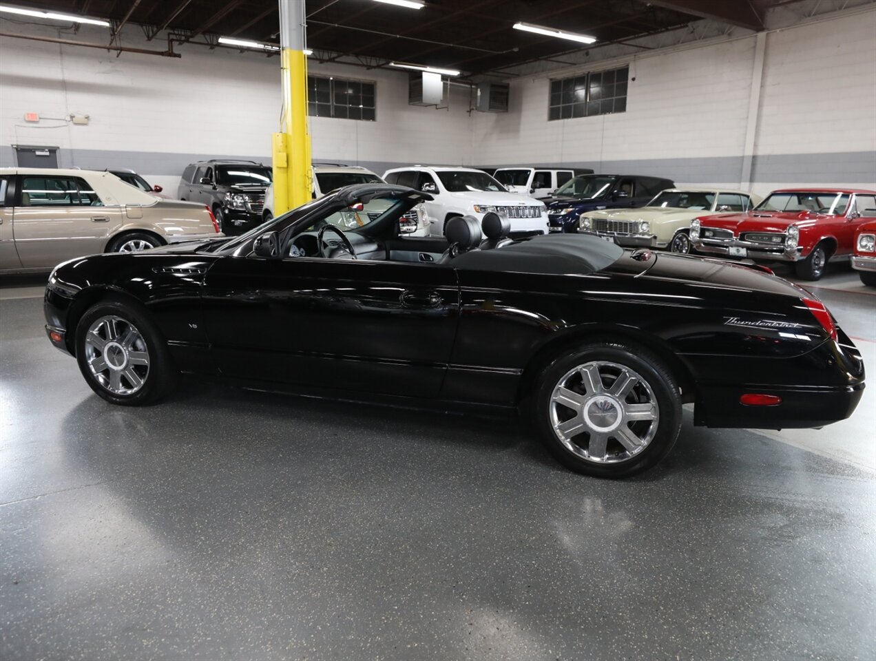 2004 Ford Thunderbird Deluxe - Photo 17 - Addison, IL 60101