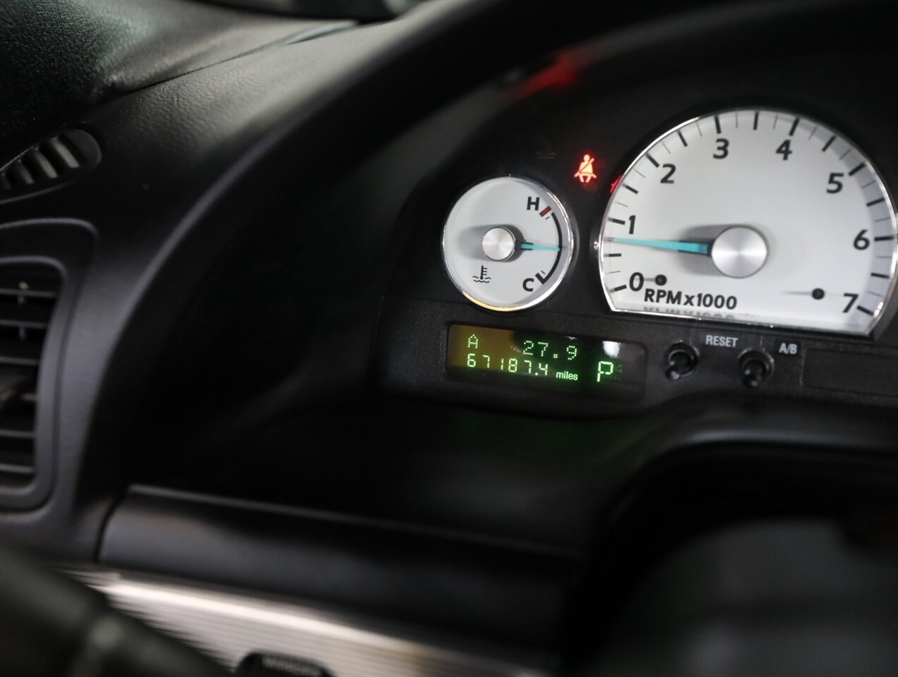 2004 Ford Thunderbird Deluxe - Photo 32 - Addison, IL 60101