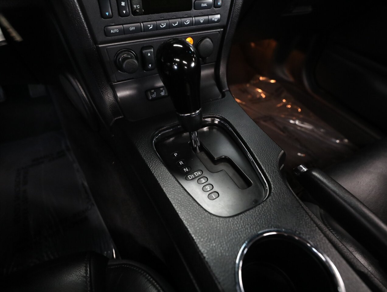 2004 Ford Thunderbird Deluxe - Photo 26 - Addison, IL 60101
