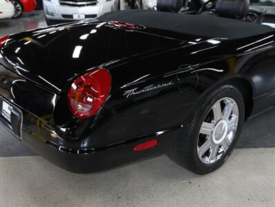 2004 Ford Thunderbird Deluxe - Photo 12 - Addison, IL 60101