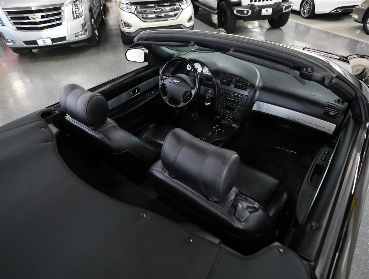 2004 Ford Thunderbird Deluxe - Photo 18 - Addison, IL 60101