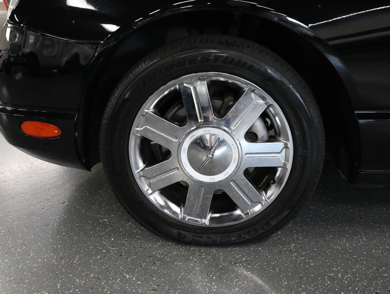 2004 Ford Thunderbird Deluxe - Photo 43 - Addison, IL 60101