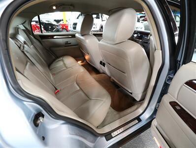 2011 Lincoln Town Car Signature Limited   - Photo 19 - Addison, IL 60101